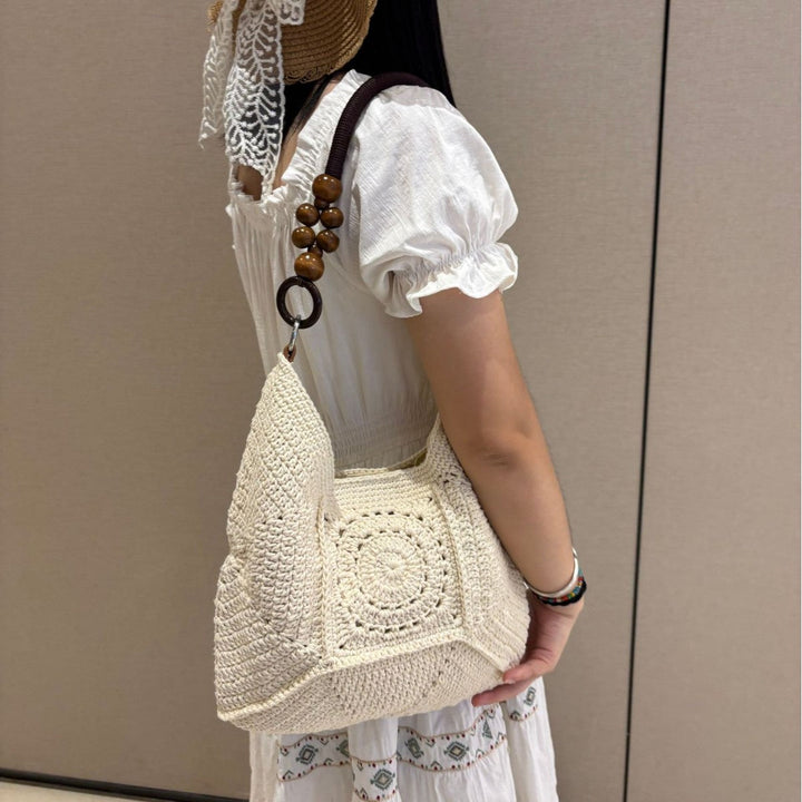Hand-knotted shoulder bag with wooden handles Kalsten