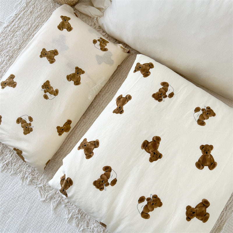 Unisex cotton pillowcase with cheerful bear design Kalsten