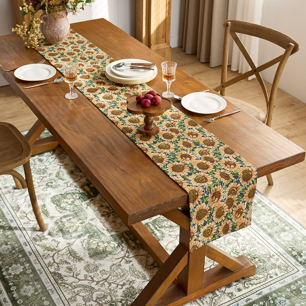 Elegant Floral Pattern Table Runner