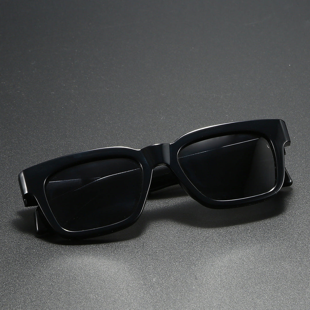 Women's square sunglasses with distinctive tortoiseshell pattern Kalsten