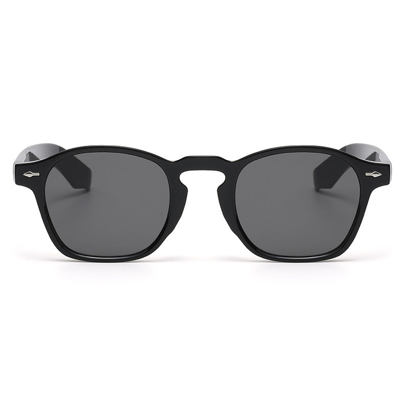 Women rebellious retro-inspired sunglasses Kalsten
