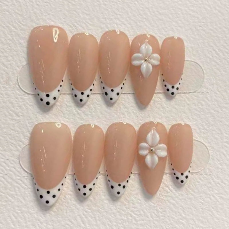 Elegant Floral-Embellished Press-On Nails Kalsten