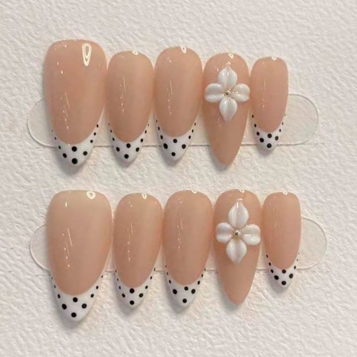 Elegant Floral-Embellished Press-On Nails Kalsten