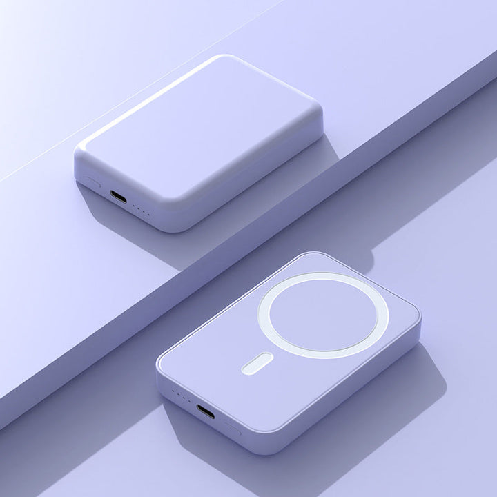 Portable power bank with Qi-compatible magnetic charging and integrated fast charging function Kalsten