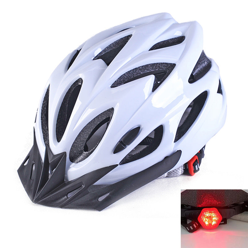 Mountain bike helmet with integrated safety light and dynamic ventilation Kalsten