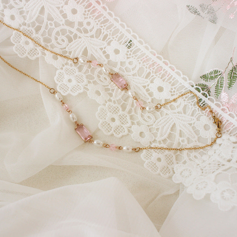 Elegant necklace with pearls and pink accents Kalsten