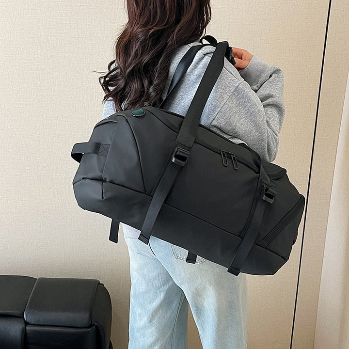 Sporty duffel bag with adjustable carrying system for active lifestyles Kalsten
