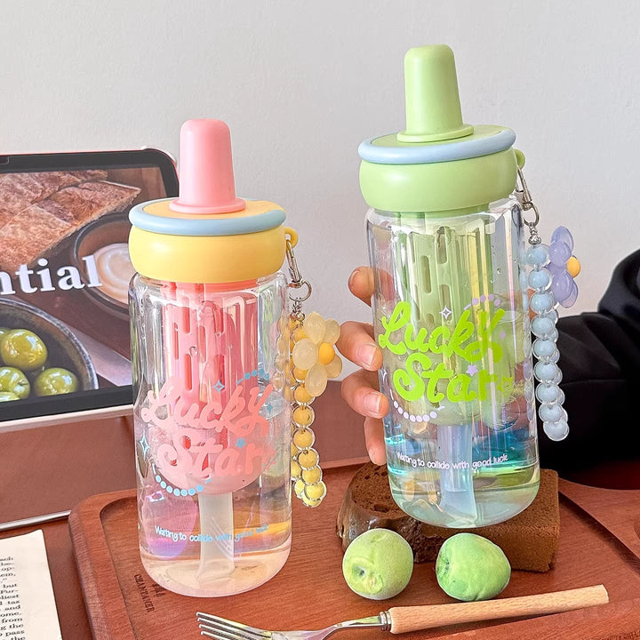 Women's creative drinking bottle with integrated straw and keychain Kalsten