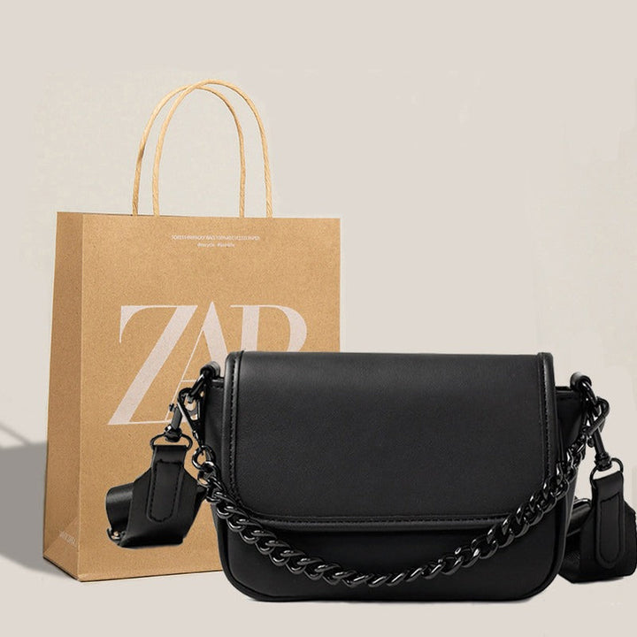 Elegant crossbody bag with chain shoulder strap Kalsten
