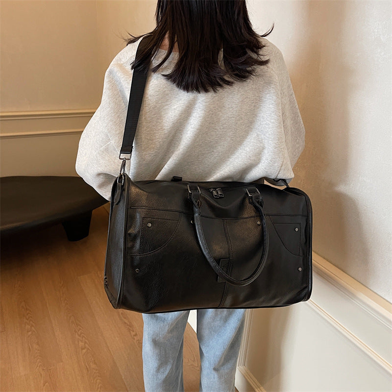 Elegant leather bag with stylish design and versatile carrying options Kalsten