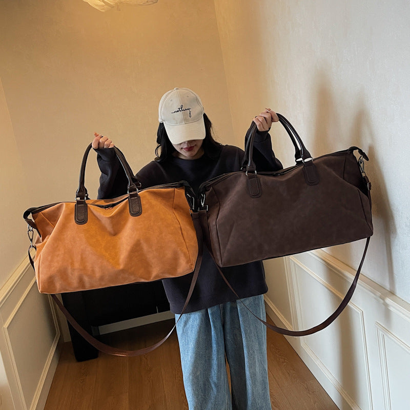 Leisure travel bag with durable material and multiple compartments Kalsten