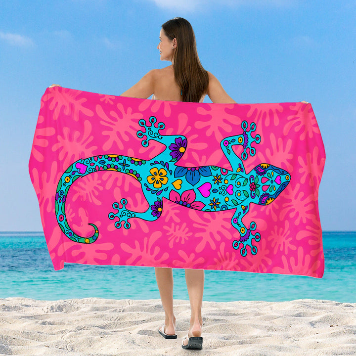 Beach towel with vibrant, colorful animal motif Kalsten