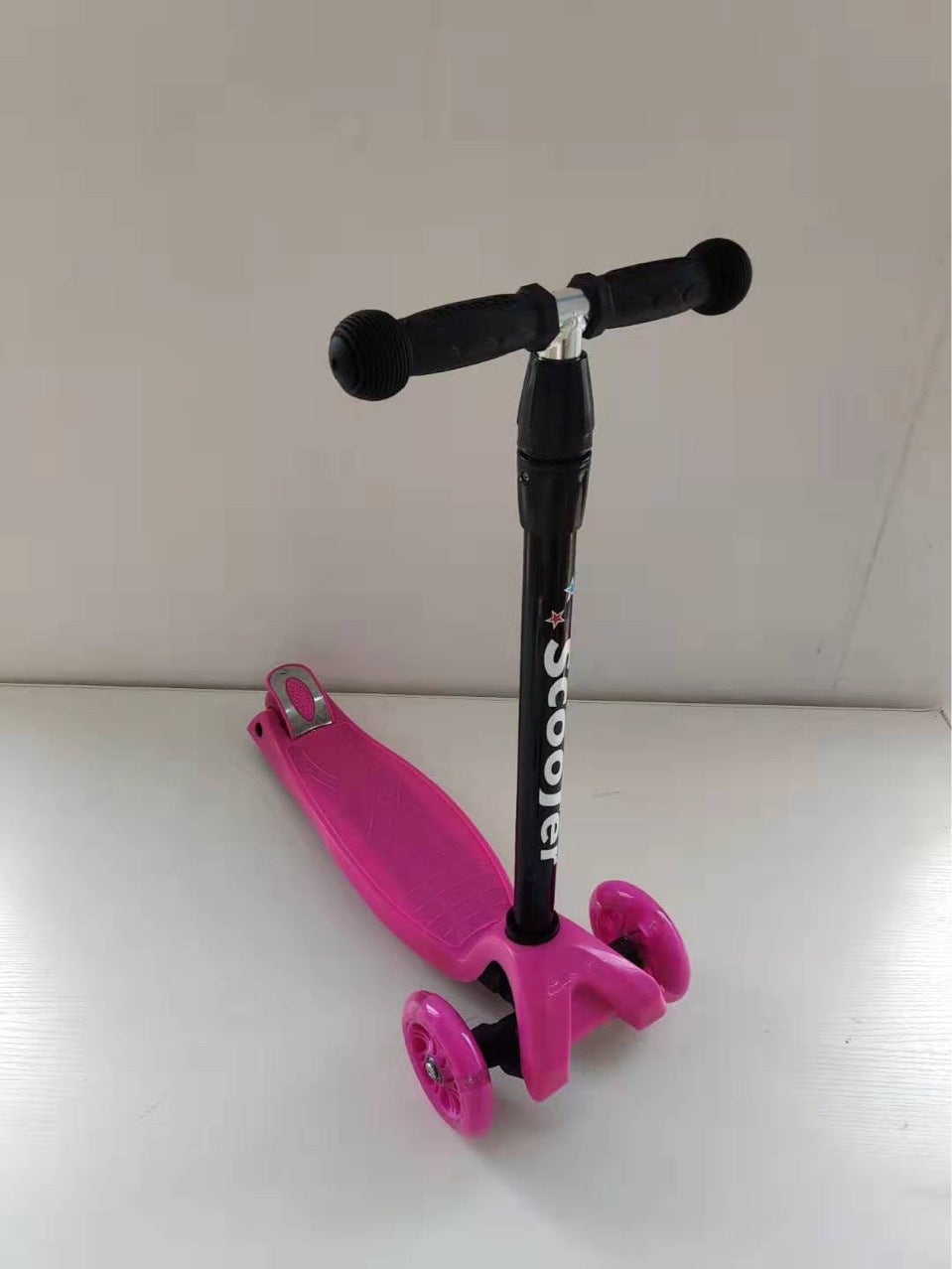 Lightweight 3-Wheel Kick Scooter Kalsten