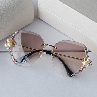 Women extravagant oversized sunglasses with pearl embellishments Kalsten