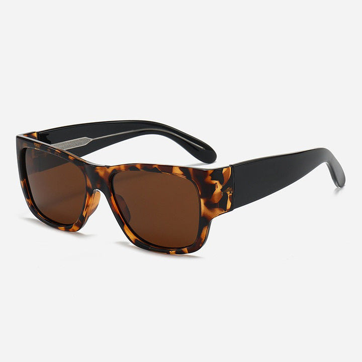 Women trendy sunglasses in minimalist design Kalsten