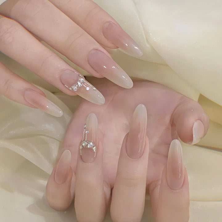 Artificial nails with glamorous decor Kalsten