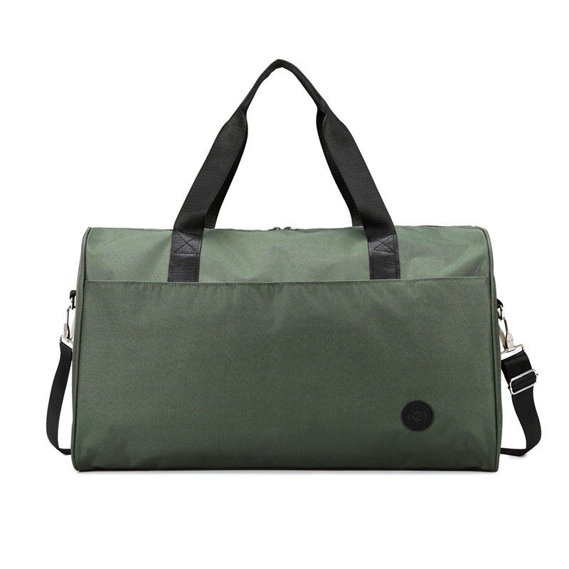 Sporty travel bag with sturdy carrying handles and removable shoulder strap Kalsten