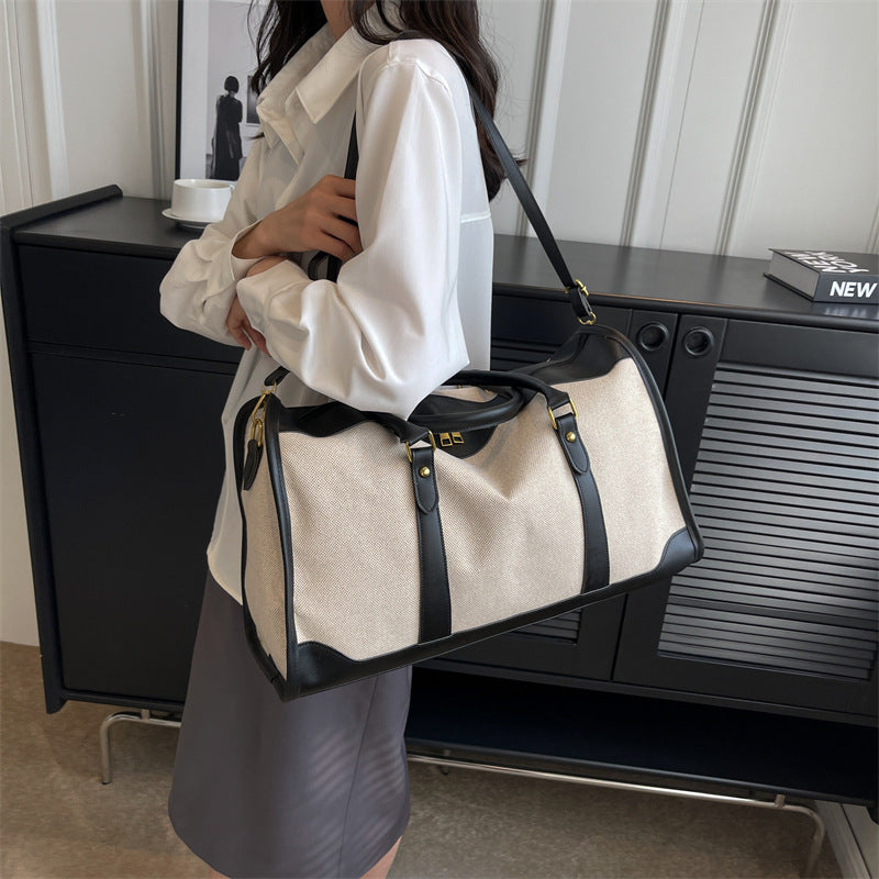 Sporty travel bag with removable shoulder strap Kalsten
