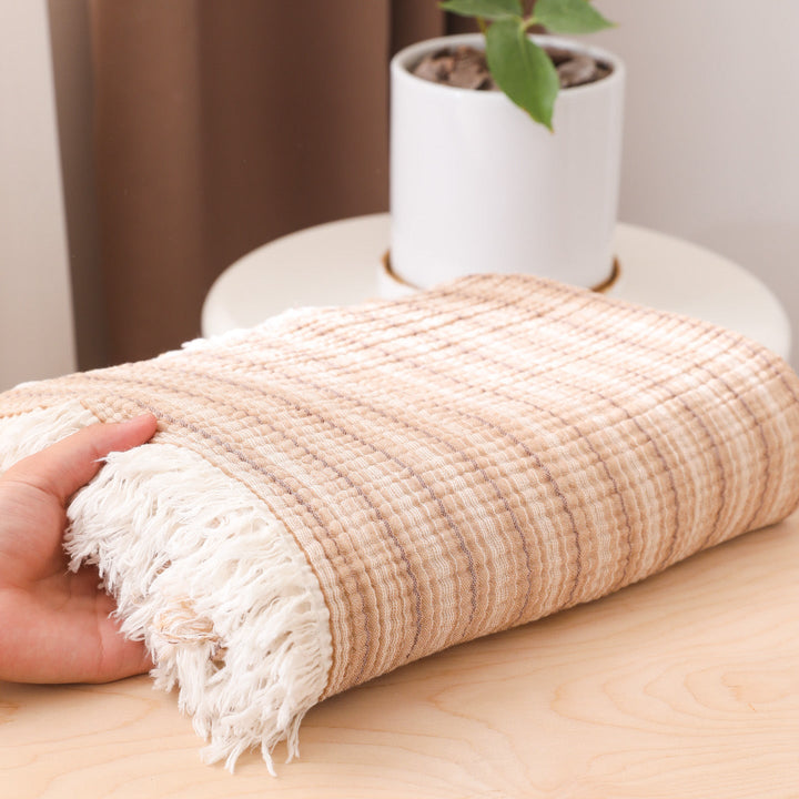 Women modern and stylish waffle structure plaid blanket Kalsten