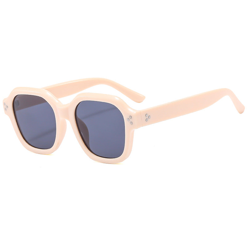 Women’s Fashion Retro Sunglasses with Wide Frame and UV Protection Kalsten