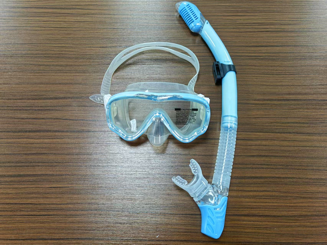 Diving mask with anti-fog technology and wide field of vision Kalsten