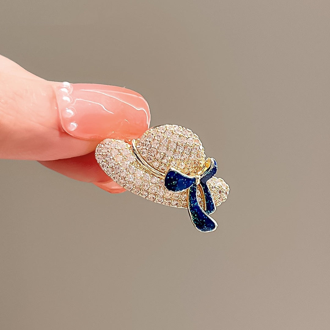 Glamorous flower brooch with sparkling crystals Kalsten