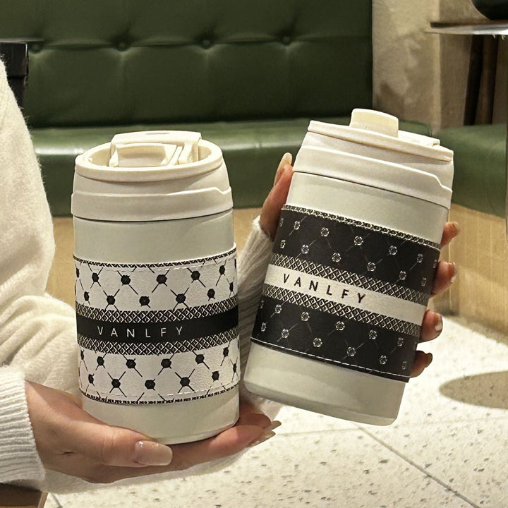 Ladies' insulated bottle with secure flip closure and charming animal motif Kalsten
