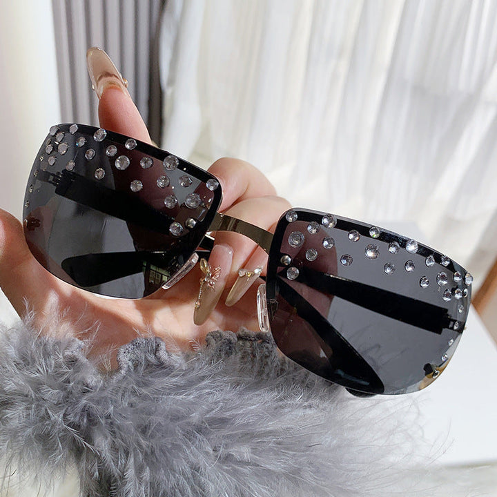 Women's Glamorous Sunglasses with Glitter Accents Kalsten