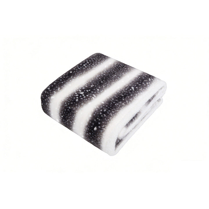 Women Cozy Dog Blanket with Soft Fleece and Modern Design Kalsten