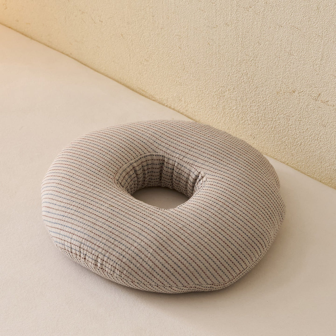 Comfortable donut pillow with ergonomic design Kalsten