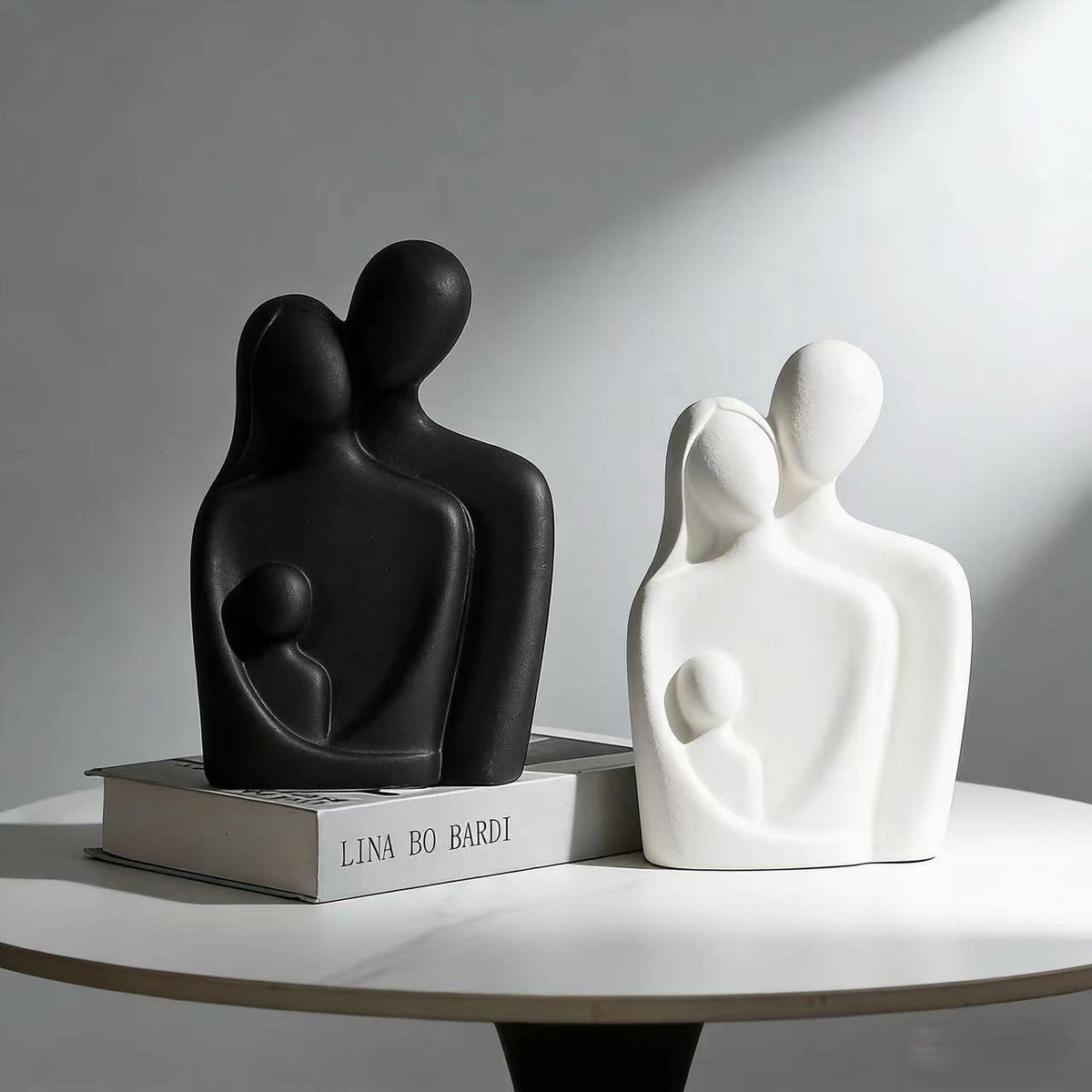 Modern decorative figure Acalora
