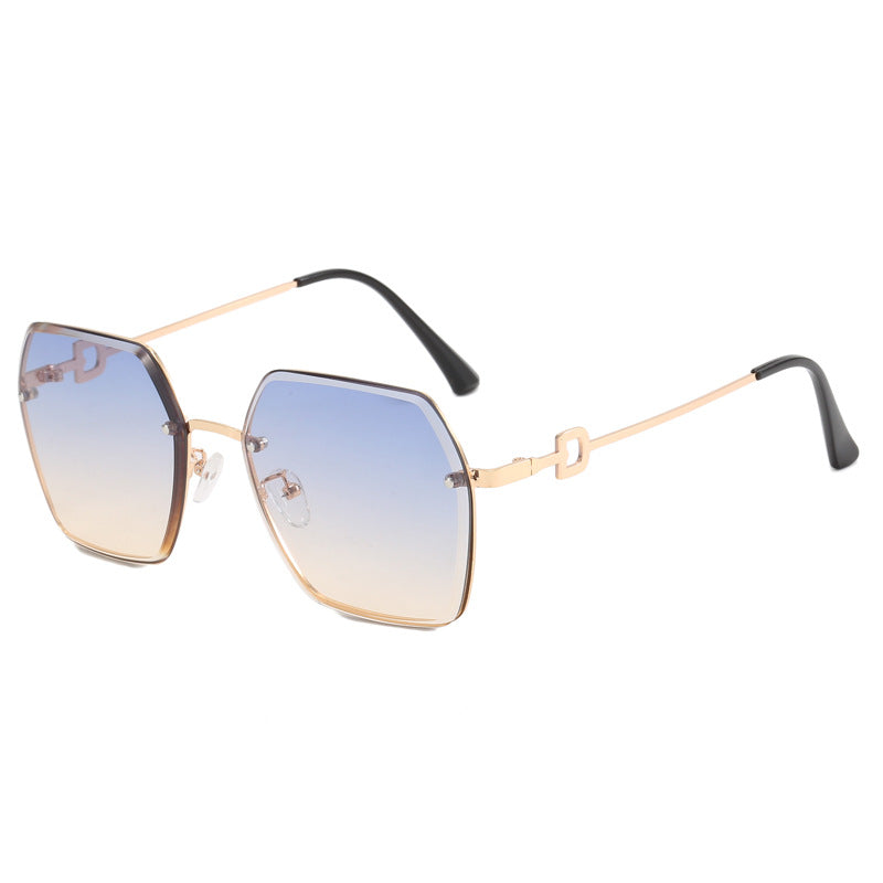 Women's extravagant and modern sunglasses in an unusual design Kalsten