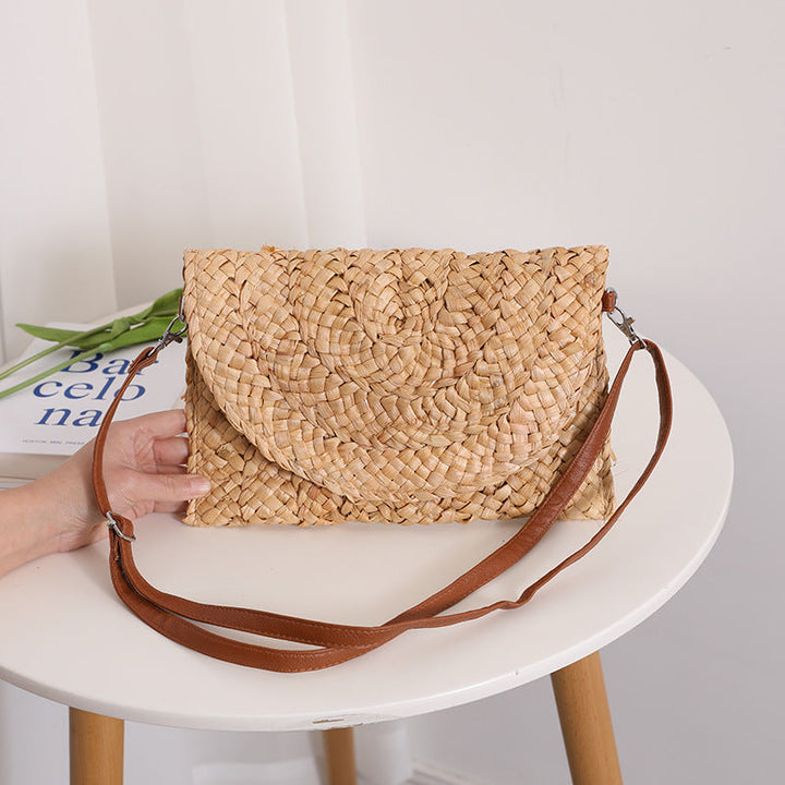 Handcrafted basket bag in elegant wave pattern Kalsten