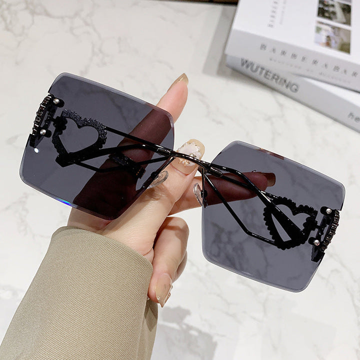 Women's fashionable sunglasses with trendy heart design Kalsten