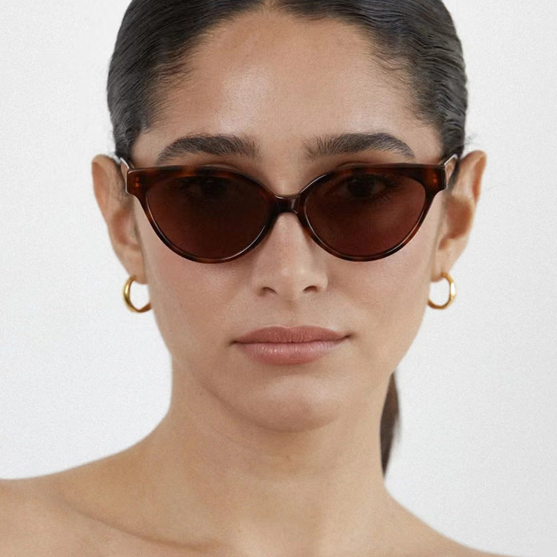 Ladies Cat-Eye Sunglasses with Luxurious Pattern and UV Protection Kalsten