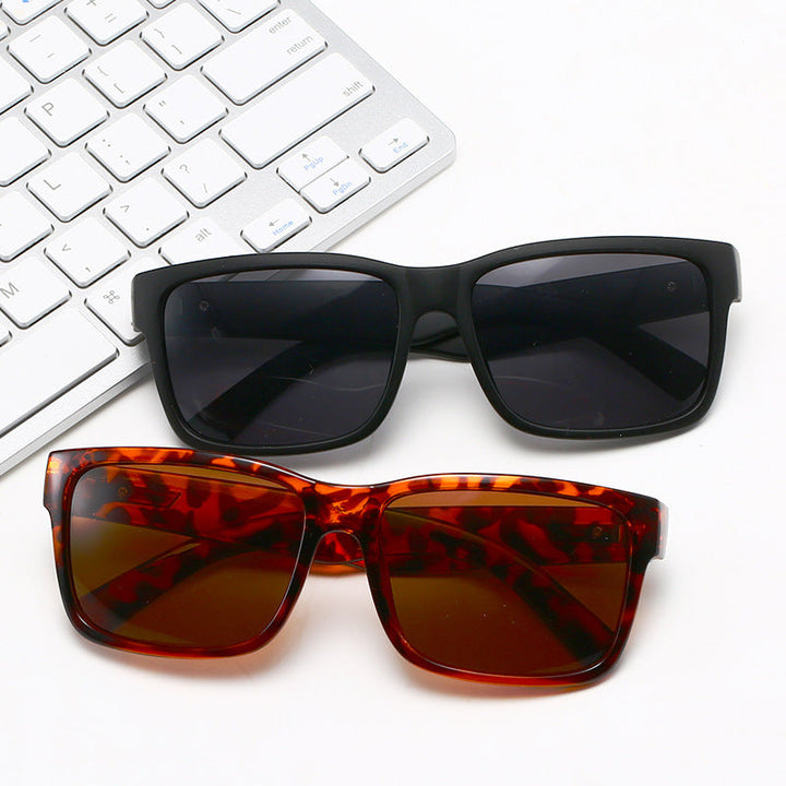 Ladies Stylish Sunglasses with Distinctive Frame Kalsten
