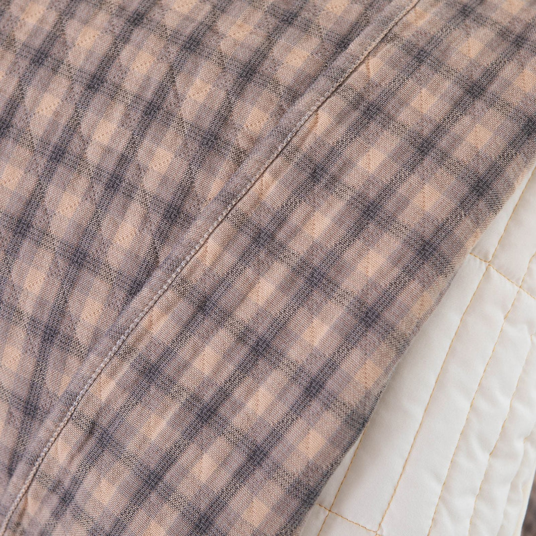 Ladies pillowcases with modern stripe pattern Kalsten