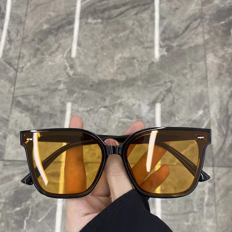 Ladies stylish sunglasses with a fashionable highlight Kalsten