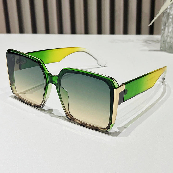 Women's fashionable sunglasses with elegant accents Kalsten