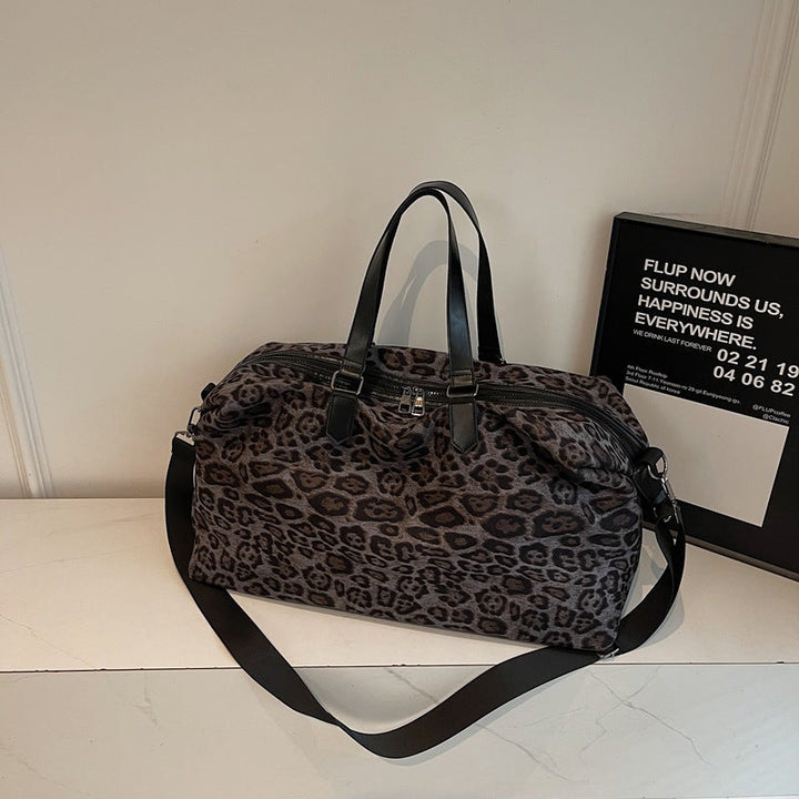 Weekend travel bag in fashionable leopard pattern Kalsten