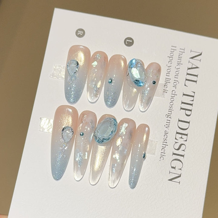 Artificial nails with rhinestones and glitter effects Kalsten