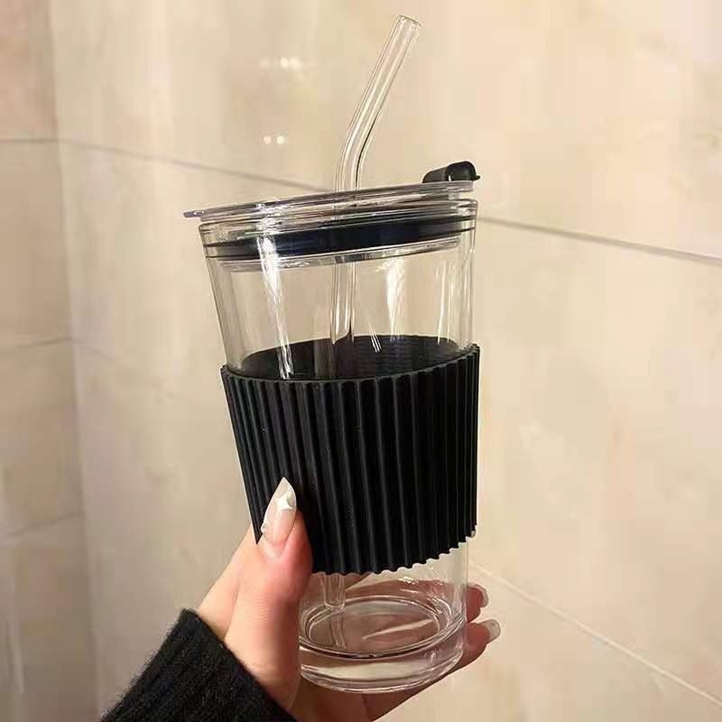 Women's multifunctional drinking cups with integrated silicone cover and hygienic lid Kalsten