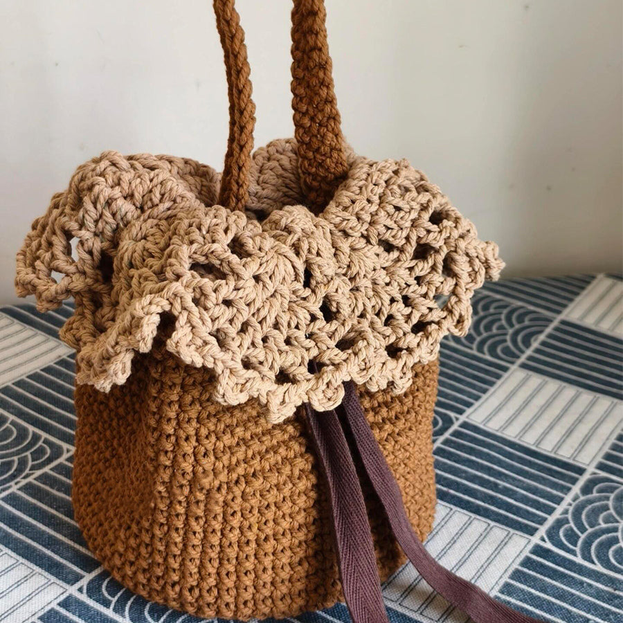 Refined handbag with pearl applications Kalsten