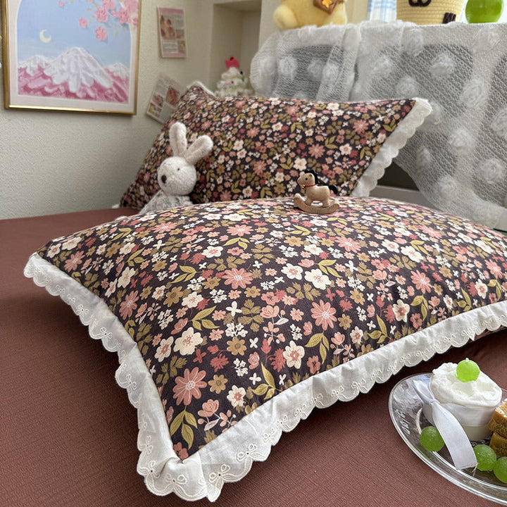 Women Cozy Bedspread with Playful Floral Pattern Kalsten