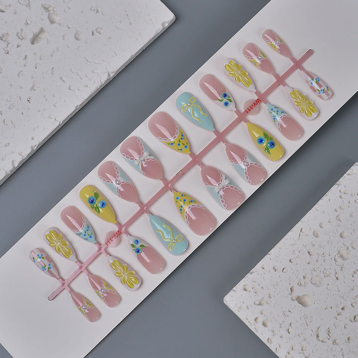 Artistic Decorative Press-On Nail Set Kalsten