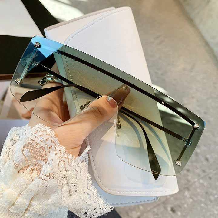 Women oversized sunglasses with modern frame and UV protection Kalsten