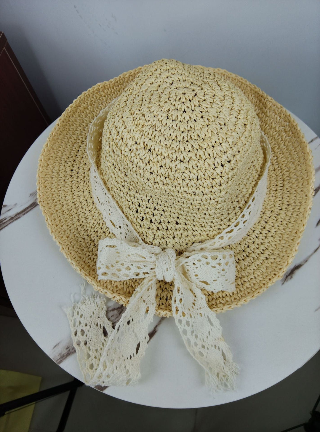 More elegant and stylish straw hat with lace band Kalsten