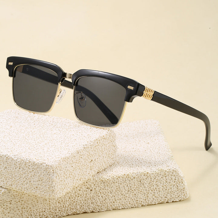 Fashion sunglasses with square frame and stylish design Kalsten