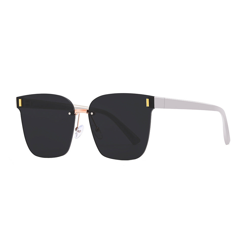 Women’s sunglasses in a modern design with a wide frame Kalsten