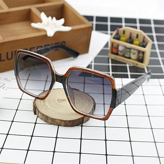 Ladies extravagant square sunglasses with unique design Kalsten